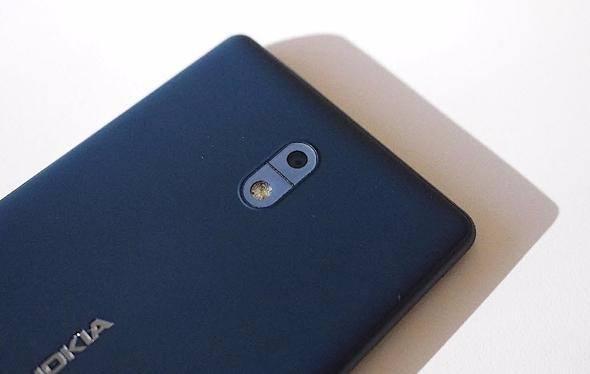 <p>Nokia 3 <br />
<br />
Nokia 3, 5 inç'lik ekranıyla geliyor. MediaTek MT6737 işlemcisinden güç alan cihazda 2 GB RAM, 16 GB da dahili hafıza bulunuyor.</p>