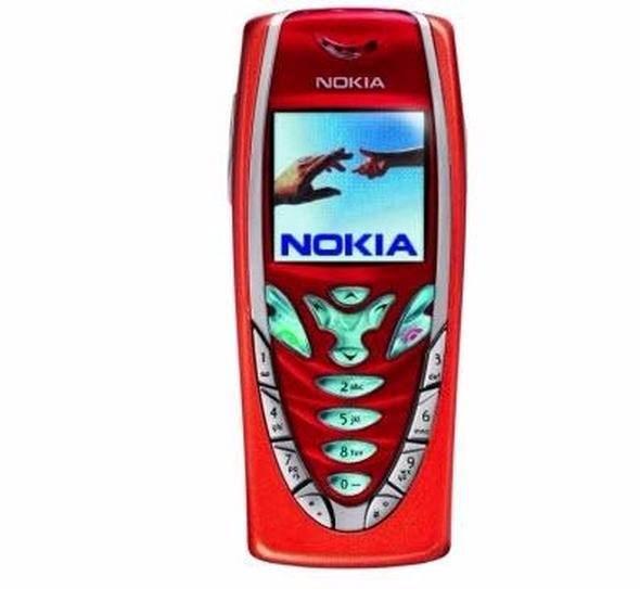 <p>Nokia 7210 <br />
<br />
Nokia'nın ince tasarıma sahip telefonlarından 7210 aynı zamanda şirketin ilk renkli ekranlı telefonlarından biri. 2002 yılında satışa sunulan cihazın ekran çözünürlüğü 128x128 pikseldi ve ağırlığı 133 gramı buluyordu.</p>