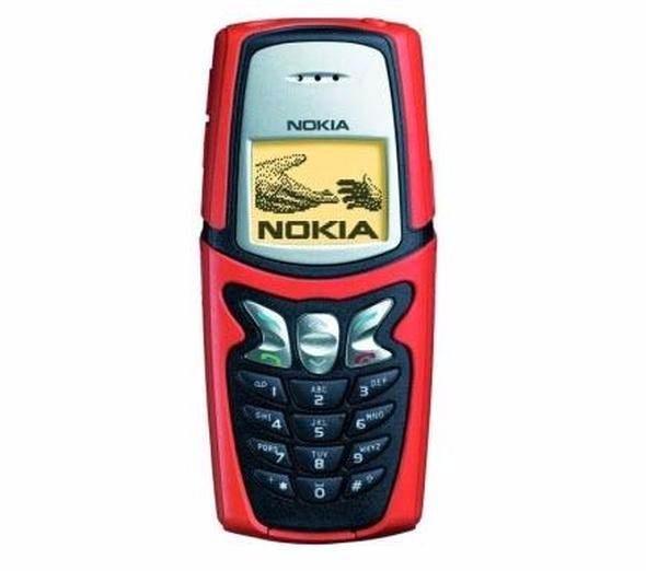 <p>Nokia 5210 <br />
<br />
2002 yılında satışa sunulan Nokia 5210 gelişmiş kasasıyla özellikle telefonunu sık sık düşürenlere özel tasarlanan bir cihazdı.</p>