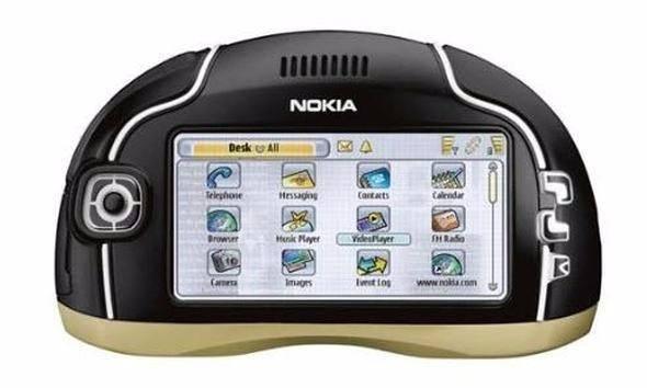 <p>Nokia 7700 <br />
<br />
2003 yılında piyasaya sürülen cihaz hem iş fokuslu hem de multimedya içerikleri destekleyen donanımsal özellikleriyle geniş bir kitleye hitap ediyordu.</p>
