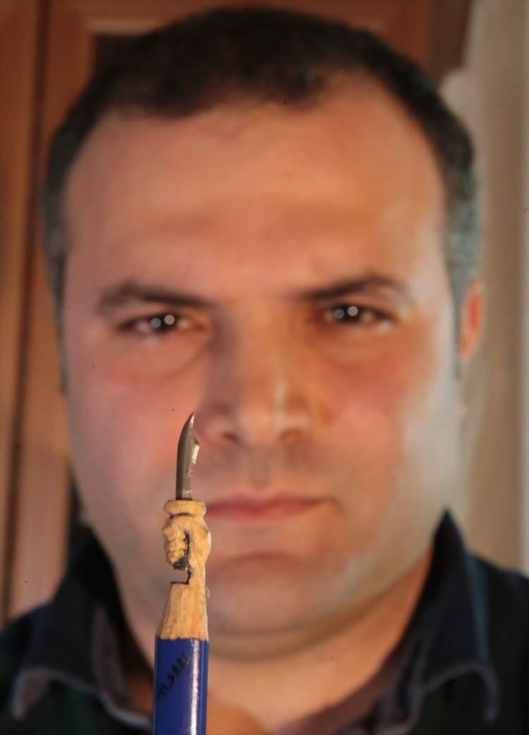 <p>Kalemin fiziksel dayanıklılığı çok düşük olduğu için bu detayları nefesimi tutarak, motivasyon müzikleri eşliğinde çalışıyorum. </p>

