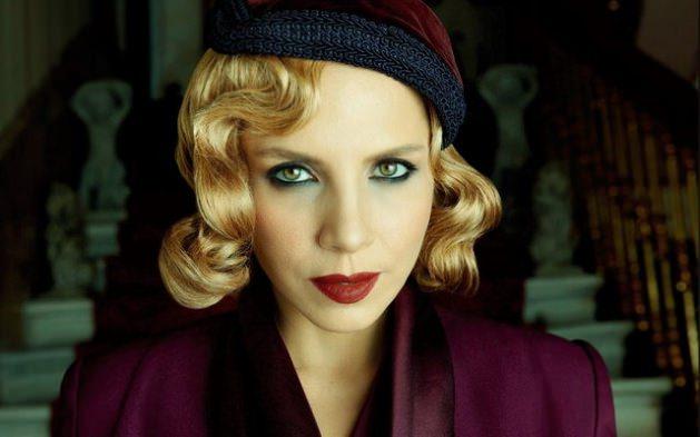 <p>İstanbul Devlet Konservatuarı'ndan mezun oldu</p>
