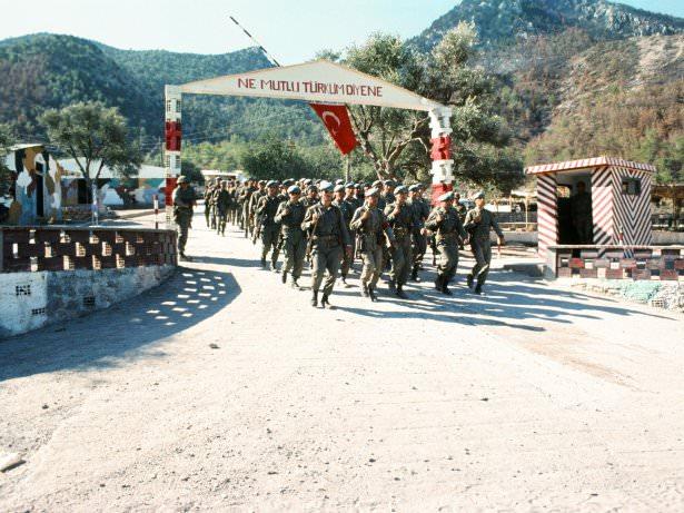 <p>Sonsuza Dek Kırmızı – Beyaz Kalacak Renkleriyle Rum Komando Taburu Kışlası</p>
<p> </p>