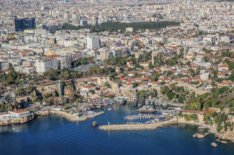 <p>Antalya kent merkezi ve yat limanı</p>

