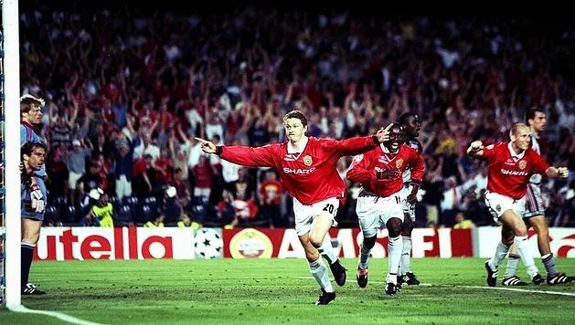 <p><strong>6. Manchester United - Bayern Münih (1998-99)</strong></p>

<p>1998-99 sezonu Şampiyonlar Ligi finalinde Manchester United, Bayern Münih karşısında 90. dakikada 1-0 gerideyken maçı 2-1 kazanarak kupanın kazananı oldu. Bu da Şampiyonlar Ligi tarihinin en efsane geri dönüşlerinden.</p>
