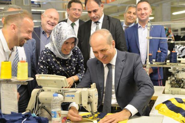 <p>Başbakan Yardımcısı Numan Kurtulmuş, Ordu'nun Fatsa ilçesinde bazı fabrikaları ziyaret ederek işçilerle bir araya geldi. Kurtulmuş, bir dikiş makinesinin de başına geçerek Fenerbahçe formaların dikimini yaptı.</p>

<p> </p>
