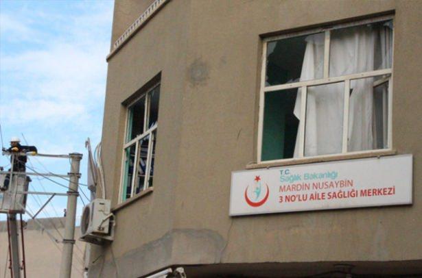 <p>Bombanın patlatıldığı yerde büyük bir çukur açılırken, bazı ev ve işyerleri patlamanın şiddetiyle kullanılamaz hale geldi. </p>
<p> </p>
