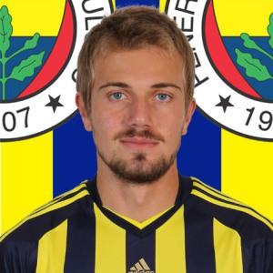 MERT GÜNOK:Fenerbahçe PAF takımında yetişmiştir. 2007-2008 sezonunda A takıma yükselmiştir. 35 kez U19, U18, U17 ve U16 ulusal takım seviyelerinde oynamıştır. 2010-2011 sezonu hazırlıkları çerçevesinde Genk ile yapılan hazırlık maçında forma giydi ve çok iyi bir performans gösterdi.