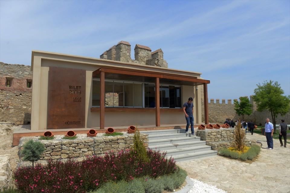 <p><em> "Kaledeki çalışmaların yüzde 99'u tamamlandı"</em></p>

<p>Çanakkale Savaşları Gelibolu Tarihi Alan Başkanlığı Restorasyon ve Yapım İşleri Grup Başkanı Gökhan Gümüşdağ da Kültür Varlıkları ve Müzeler Genel Müdürlüğüyle yapılan protokol çerçevesinde kalenin müzecilik anlayışına uygun şekilde teşhir ve tanzimine uygun yapılmak üzere çalışmalara başlandığını belirtti.</p>

