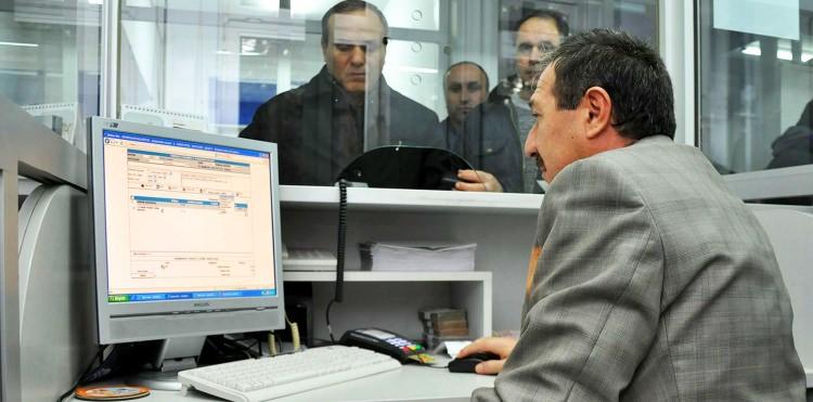 <p>1- Bu süreçte en fazla dikkat edilmesi gereken odak nokta, süreç sonunda birçok personelin aile hayatı altüst olacağı için PDY'nin ahlaksız, insafsız ve şerefsiz kalkışmasının aksine, ilgisiz personelin hukukuna girmenin nasıl bir vebal olduğunun bilinciyle hareket edilmesi gerekmektedir.</p>