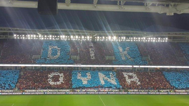 <p>Trabzonspor<br />
Trabzonspor Galatasarayları, Galatasaray maçında koreografi yaptı.</p>
