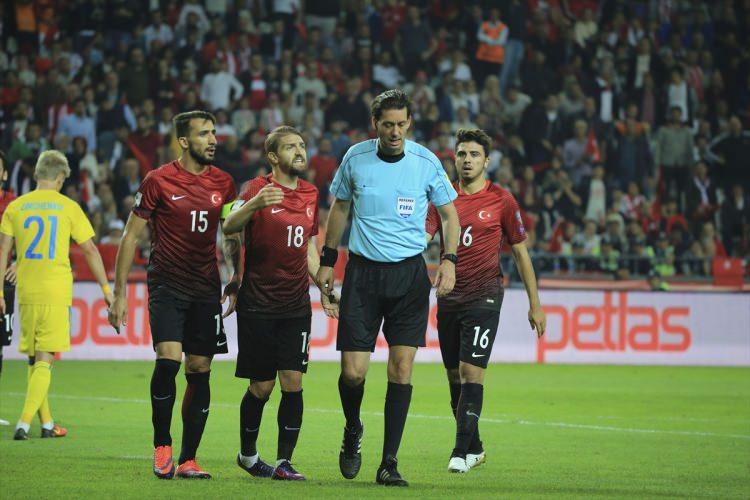 <p>2- Bulgaristan; 2 mağlubiyet, 1 galibiyetle A Grubu’nda 3 puanla 4. sırada</p>
