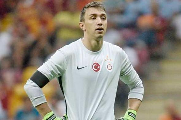 <p>3-) FERNANDO MUSLERA (GALATASARAY) <br />
<br />
Kurtarış yüzdesi: 81.2</p>