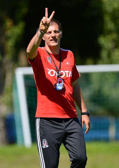 <p>SLAVEN BILIC</p>
<p>"Kadınlara büyük saygı duyuyorum ama futbol onlardan daha güzel."</p>