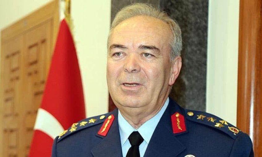 <p>Hava Kuvvetleri Komutanı Orgeneral Abidin Ünal<br />
<br />
Darbe sonrası görevi: Hava Kuvvetleri Komutanlığı emrine.</p>
