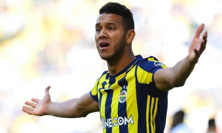 <p><strong>JOSEF DE SOUZA </strong>| <strong>GİDEBİLİR | </strong>İlk 11 için yeterliliği tartışılır. Özellikle de Mehmet Topal ile yan yana oynadığı zamanlarda. Orta sahada daha ofansif isimlere ihtiyaç olduğu aşikâr. Mehmet Topal için söylediklerimiz onun için de geçerli. İyi bir teklif gelirse, gönderilmesinde sakınca yok.</p>
