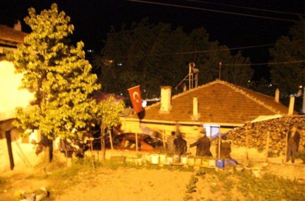 <p>Şırnak'ta terör örgütü PKK'ya yönelik operasyonda şehit düşen Jandarma Astsubay Serdal Uyanık'ın cenazesi memleketi Çankırı'ya getirildi.</p>

<p> </p>
