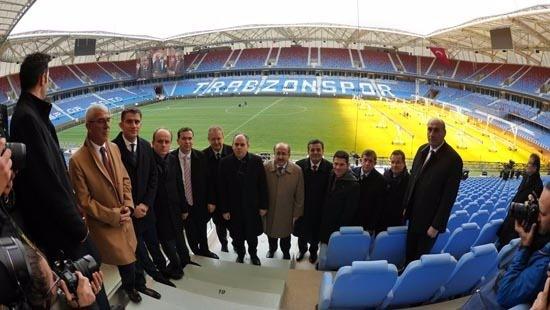 <p>Öte yandan Gençlik ve Spor Bakanı Akif Çağatay Kılıç, Trabzon Valisi be Belediye Başkanı ile birlikte açılışa günler kala statta incelelemeler yaptı.</p>
