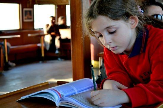 <p><strong>ÖZEL ALANLARINA İZİN VERİN</strong></p>

<p>Her daim gözlemleniyor olma hissi, yanlış yapmayı tetikler.</p>

<p> </p>
