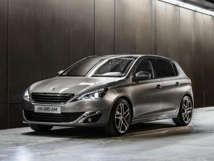 <p>Sınıfının en düşük yakıt tüketimini, en iyi performansını ve gelişmiş teknolojileri ile sıra dışı sürüş keyfini sunan Peugeot 308’de 30 bin TL ve 30 ay faizsiz kredi imkanı sunuluyor.</p>
