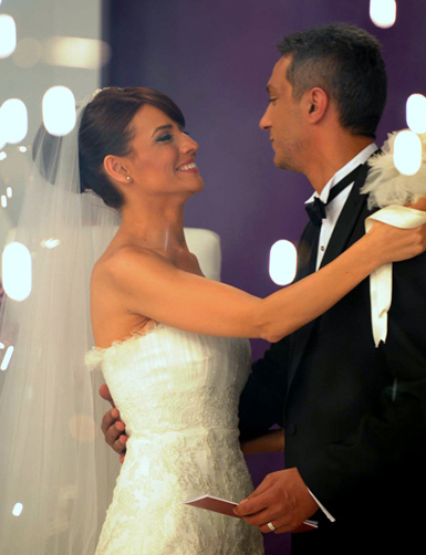 <p>Esra Erol’un gelin saçı</p>
