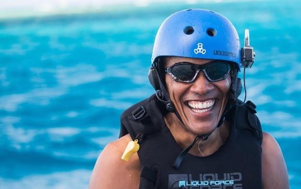 <p>Dünya Trump’ın vize yasağını konuşurken, stresli gündemden spor yaparak uzaklaşan Obama, başkanlık seçimlerinden sonra Karayiplerde stres atıyor.</p>