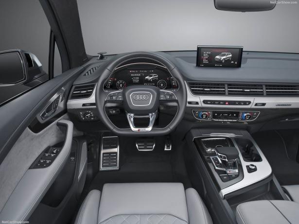 <p>Yeni geliştirilen 4.0 TDI motoru bünyesinde barındıran SQ7 TDI, 4,8 saniyede saatte 100 kilometre ulaşabiliyor. Saatteki maksimum hızı 250 kilometre olan otomobilin CO2 emisyonu ise 194 g/km.</p>