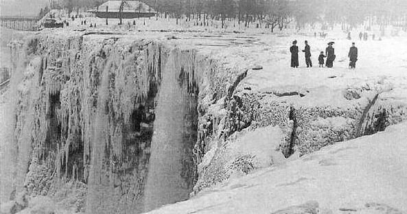 <p>Niagara Şelalesi 1911 yılında dondu</p>
<p> </p>