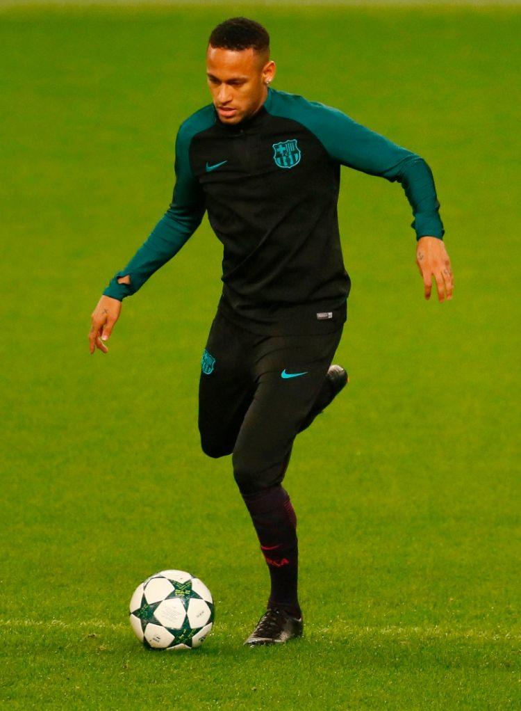 <p>Neymar Barcelona 1.01 milyon TL</p>