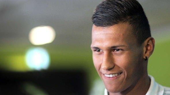 <p>1 - Davie Selke 2015'te Bundesliga'da yer alan Werder Bremen'den, o dönem sponsor desteği alarak zenginleşen ve transferler için yüksek ücretler ödeyebilen 2. Lig takımı Leipzig'e gitti. Oyuncunun para için bir alt lig takımına gitmesi onu listede zirveye taşıdı.</p>
