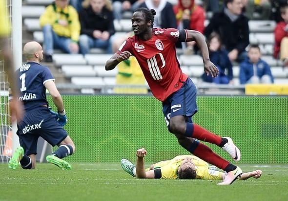 <p><strong>BEŞİKTAŞ'IN SINIFI DEMBA BA, GOMEZ </strong></p>

<div> </div>

<div>Şenol hoca diyorsa Eder'i getirin, potansiyeli var, ben bundan başka bir şey çıkarırırm diyorsa olur. Ama ancak böyle diyorsa olur. Çünkü Beşiktaş'ın sınıfı Demba Ba, Mario Gomez. Ama Şenol hoca diyorsa ben bu oyunculardan başka bir şey çıkarıcam o zaman bize bir şey demek düşmez. Pek gönlü olmadan alınırsa sonra kenarda Şenol hocayı böyle sinirli sinirli görürüz.</div>

