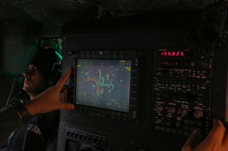 <p><span style="color:#FFD700"><strong>Görevimiz öncelikle hayat kurtarmak</strong></span></p>

<p>Sahil Güvenlik Komutanlığı Helikopter Filo Komutanlığında görevli Pilot Kıdemli Üsteğmen Ufuk Uçar, AA muhabirine yaptığı açıklamada, görevlerinin öncelikli olarak hayat kurtarmak olduğunu söyledi.</p>
