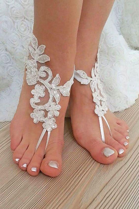 <p>Hayallerinizdeki düğünde, <strong>"Nasıl bir ayakkabı giyeceğim?"</strong> diye düşünüyorsanız, artık düşünmenize gerek kalmadı!</p>
