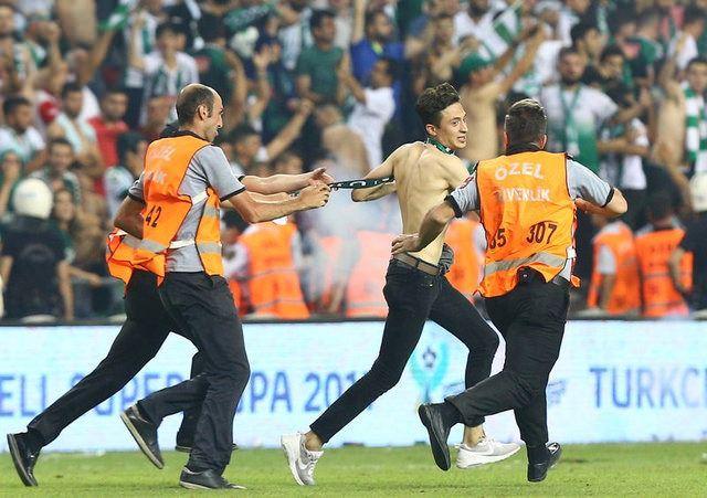 <p>Her türlü vahim olay yaşanabilirdi. Facianın eşiğinden dönüldü” şeklinde ifade kullanıldı.</p>
