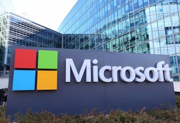 <p><strong>Microsoft </strong><br />
<br />
Google gibi Microsoft da kapsamlı hesap erişim ve aktarım ilkelerine sahip. Microsoft Next of Kin Process kapsamında geçerli belgelere sahip bir kişi, şu bilgileri ve fazlasını isteyebiliyor: <br />
<br />
Epostalar ve ek dosyalar<br />
Kişi listeleri<br />
Adres defterleri</p>
