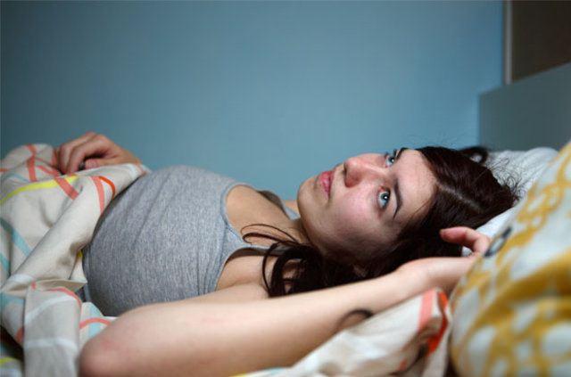 <div>Solunum değişiklikleri söz konusudur. Genellikle solunum daha hızlı ve yorucu haldedir. Tıkanıklık meydana gelebilir ve bu da öksürüğe yol açabilir. Konuşma azalır ve sonunda tamamen durur.</div>

<div> </div>
