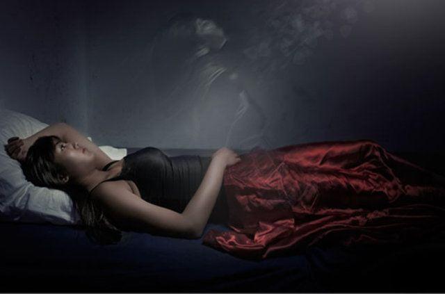 <p>Sonunda nefes tamamen sona erer, kalp durur. Ve ölüm artık meydana gelmiştir.</p>
