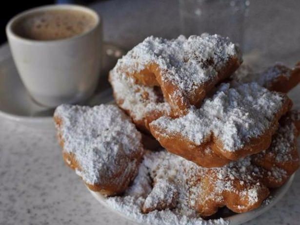 <p> Cafe du Monde'de şekerli çörek (ABD, Louisiana)</p>
