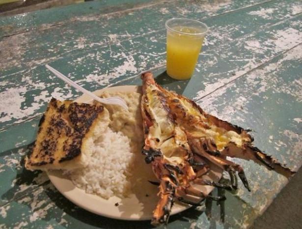 <p>Caye Caulker - Sahil kenarında istakoz (Orta Amerika)</p>
