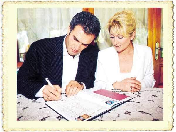 <p>Muazzez Ersoy ile İsmet Özhan</p>