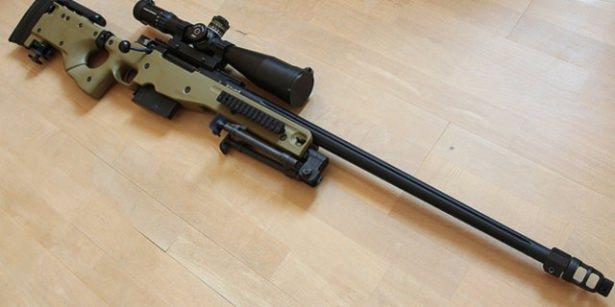 <p>L115A</p>

<p>Tipi: Sniper tüfeği <br />
<br />
Ülkesi: Birleşik Krallık <br />
<br />
Kalibre: .300 Winchester Magnum, .338 Lapua Magnum <br />
<br />
Uzunluğu: 1230 mm</p>

<p>Ağırlığı: 6.,9 kg<br />
<br />
Menzili: 1400 m (etkili menzil)<br />
<br />
Kullanıldığı savaşlar: Afganistan Savaşı, Irak Savaşı</p>

