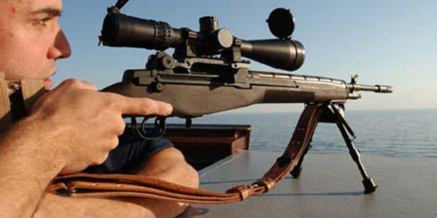 <p>M21</p>
<p>Tipi: Sniper tüfeği <br />
<br />
Ülkesi: ABD <br />
<br />
Kalibre: 7.62x51mm<br />
<br />
Uzunluğu: 1118 mm<br />
<br />
Ağırlığı: 5.27 kg<br />
<br />
Menzili: 690 m (etkili olduğu menzil) <br />
<br />
Servis aralığı: 1969 - 1988</p>
