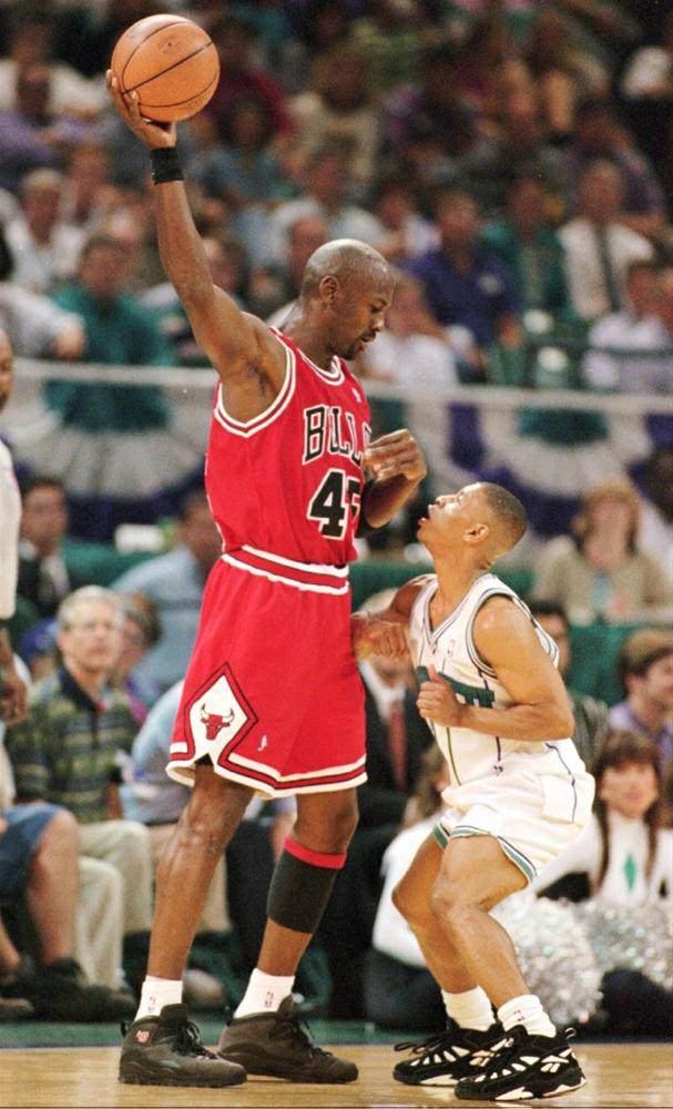 <p>NBA'de 14 sezon geçiren ABD'li basketbolcu, maç başına 1.5 top çalma ortalaması tuturmuştu...</p>
