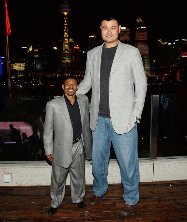 <p>Şimdi sıra NBA tarihinin en uzun ve en kısa oyuncularını yanyana görmeye geldi...</p>
