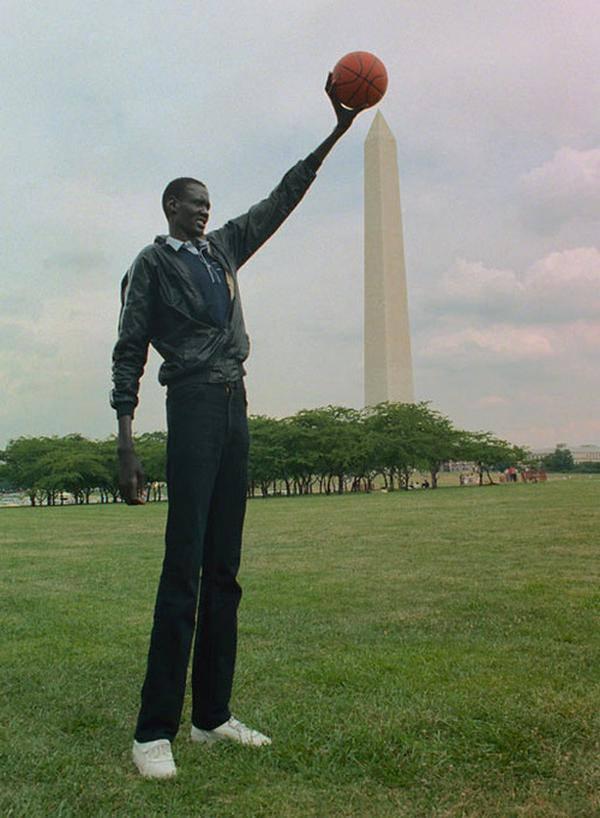 <p>Manute Bol</p>
