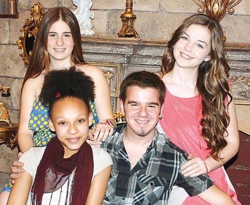 <p>Zeynep Özkaya</p>
