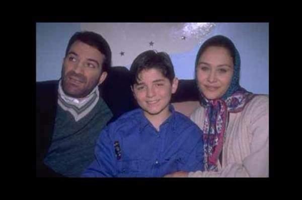 <p>Aynı dönemde kendisi gibi şöhrete sahip olan "Küçük İbo"yla aynı kaderi paylaşıyor ve gözlerden uzak yaşıyor.</p>

<p> </p>
