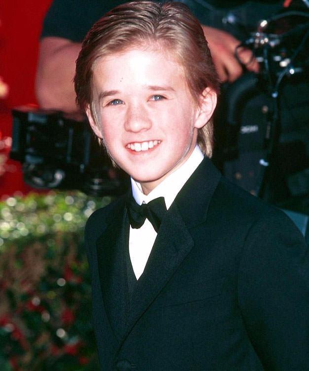 <p>The Sixth Sense (6. His) filmiyle tanınan Haley Joel Osment değişimiyle şaşırtıyor.</p>

<p> </p>
