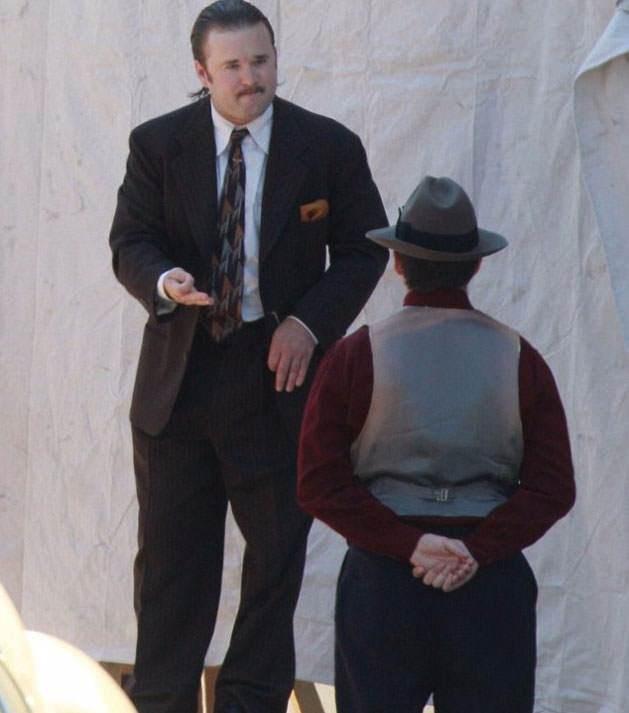 <p>Bir hayli değişmiş olduğu gözlenen genç oyuncu son filmi Yoga Hosers' çekimlerine devam ediyor.</p>

<p> </p>
