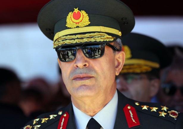 <p>Yüksek Askeri Şura (YAŞ), Başbakan Ahmet Davutoğlu'nun başkanlığında 2 gün önce toplandı.</p>

<p>Yüksek Askeri Şura toplantılarında Türk Silahlı Kuvvetleri'nin yeni komuta kademesi belirlendi. </p>
